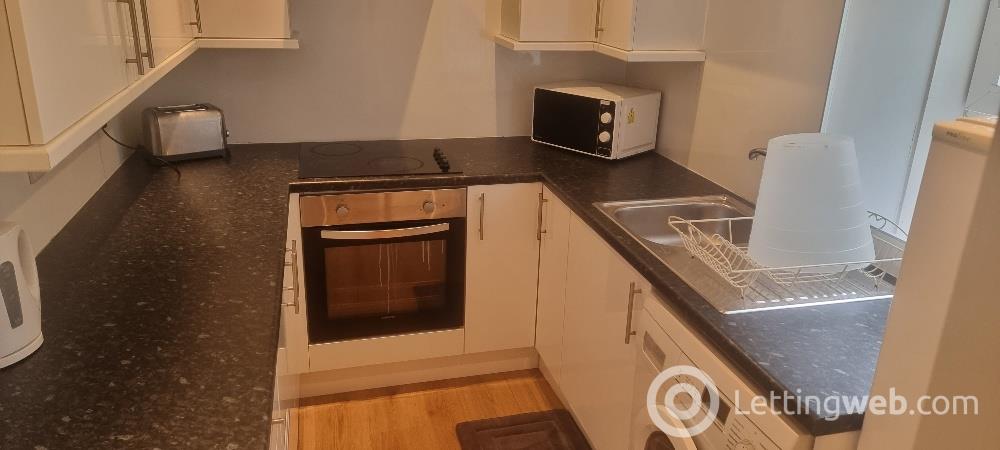 Property to rent in Broomhill Road, Aberdeen