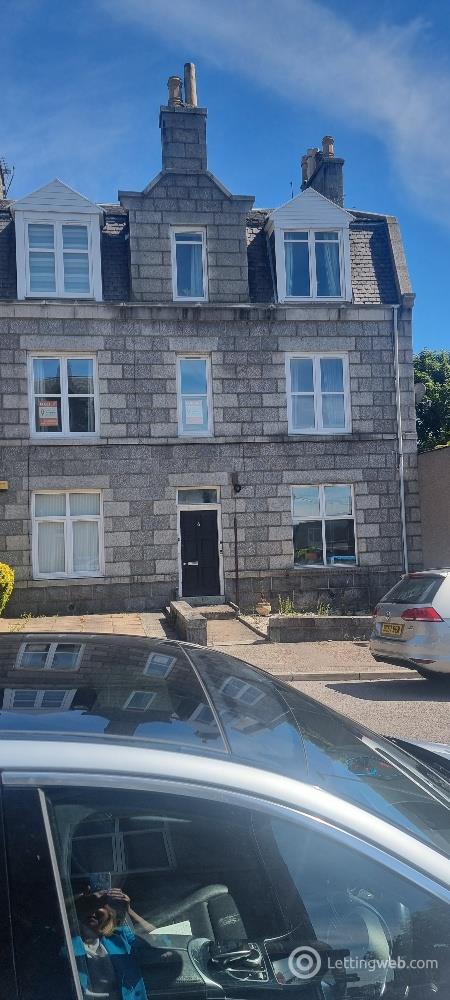 Property to rent in Pitstruan Place