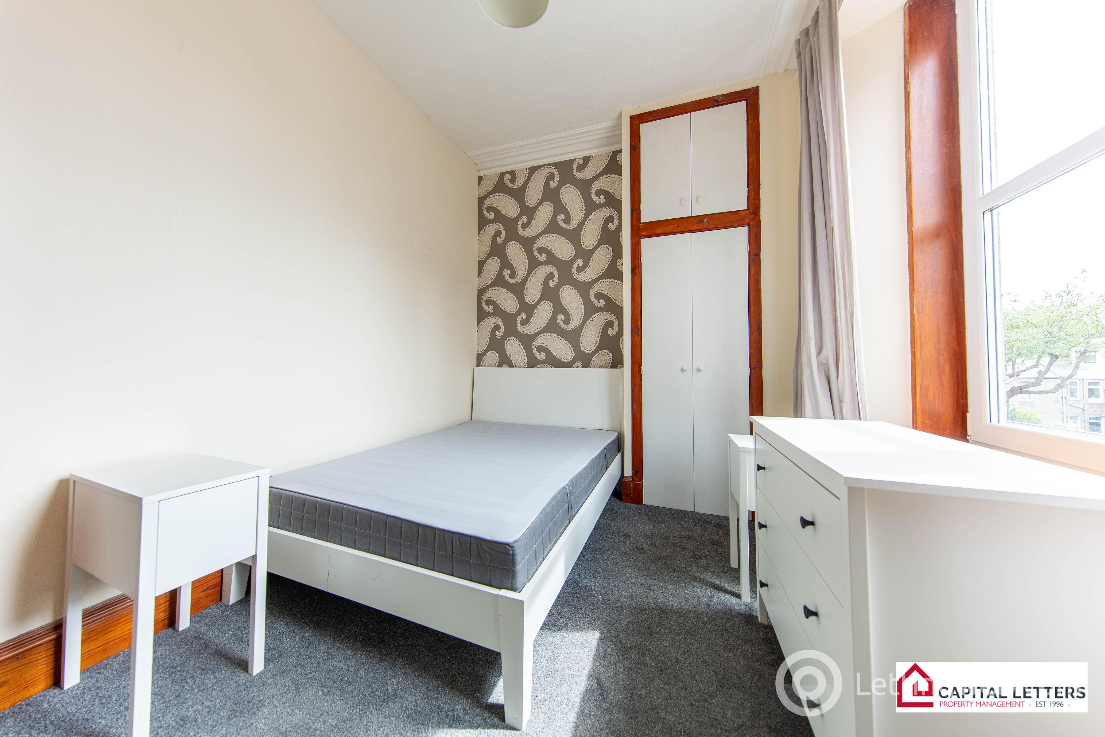 Property to rent in Pitstruan Place