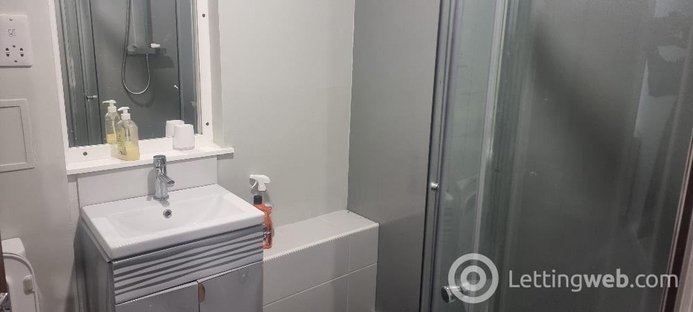 Property to rent in 8 Picardy Court