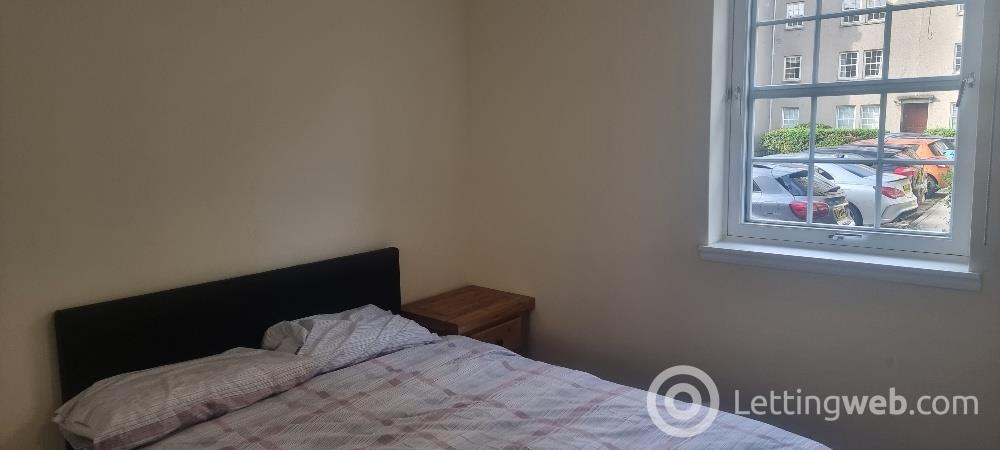 Property to rent in 8 Picardy Court