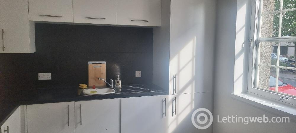 Property to rent in 8 Picardy Court
