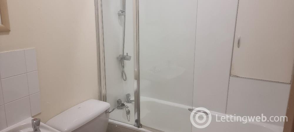 Property to rent in 193 Rosemont Place
