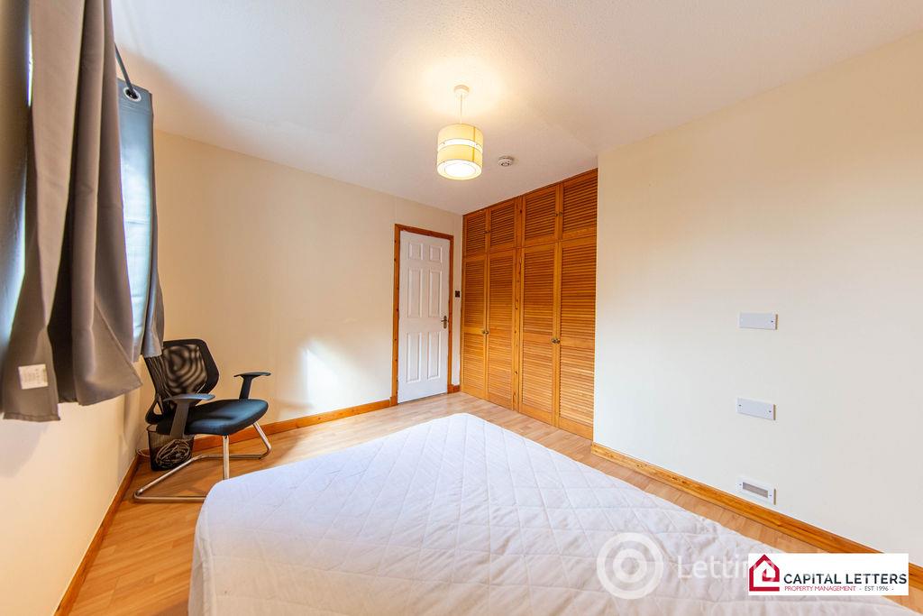 Property to rent in 712C Great Northern Road