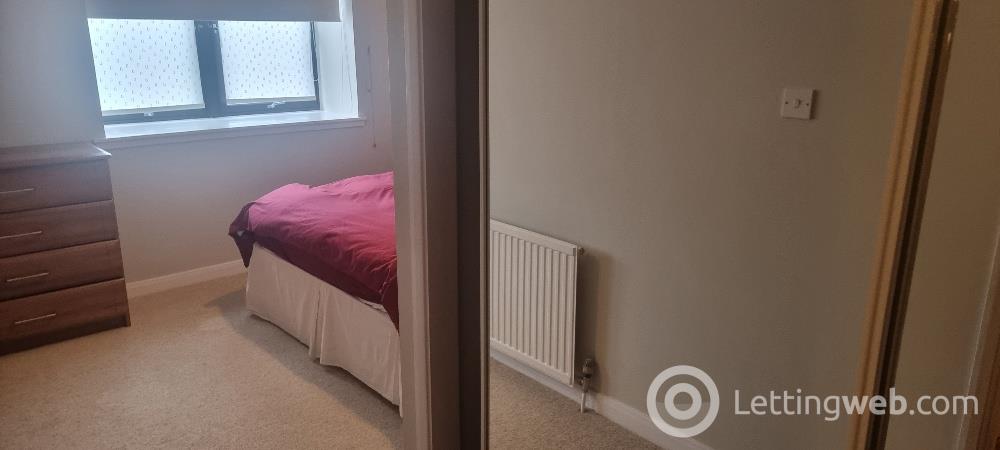 Property to rent in 15 Albert Den