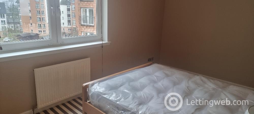 Property to rent in Shaw Crescent