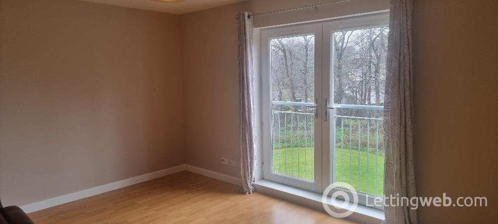 Property to rent in Shaw Crescent