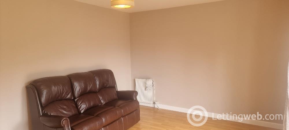 Property to rent in Shaw Crescent