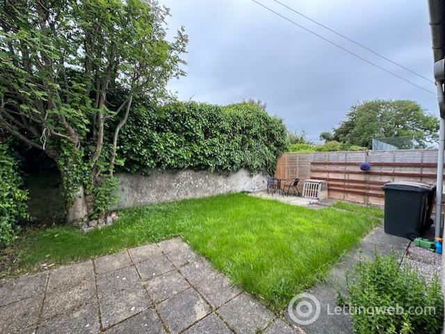 Property to rent in 10 Ashley Park South