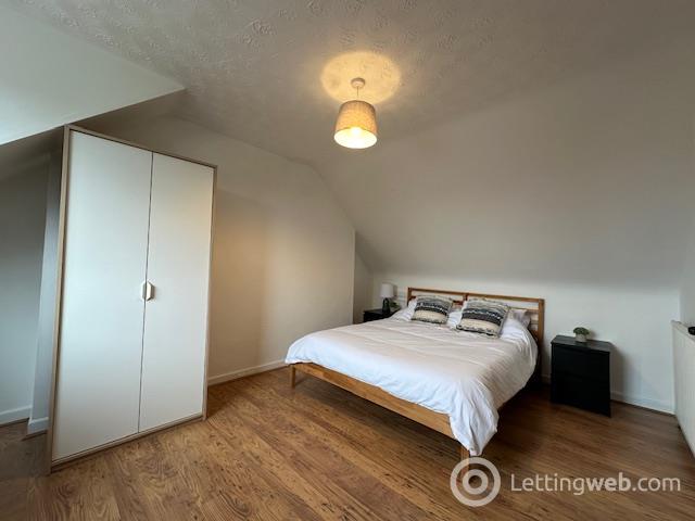 Property to rent in 10 Ashley Park South