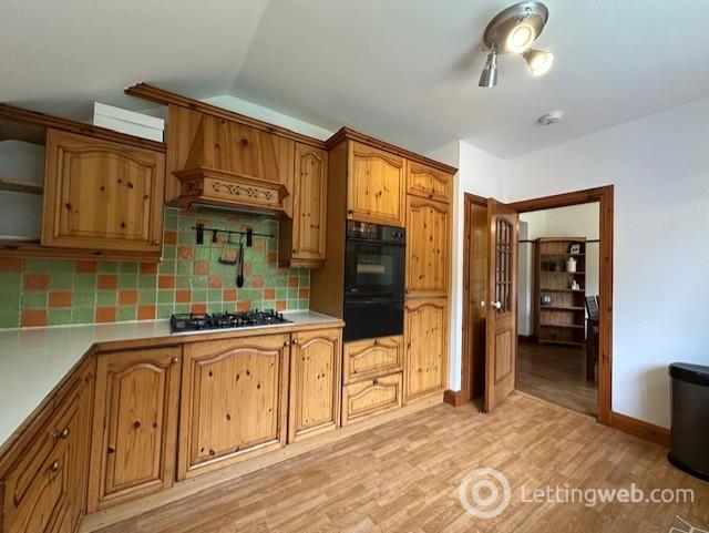 Property to rent in 10 Ashley Park South