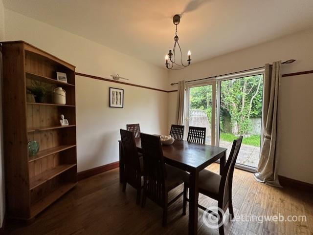 Property to rent in 10 Ashley Park South