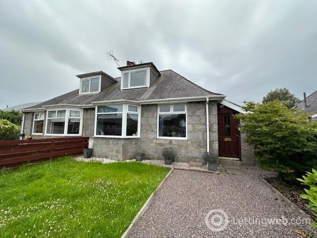 Property to rent in 10 Ashley Park South