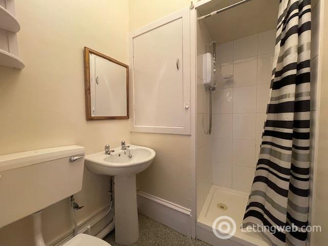 Property to rent in 8D Walker Place