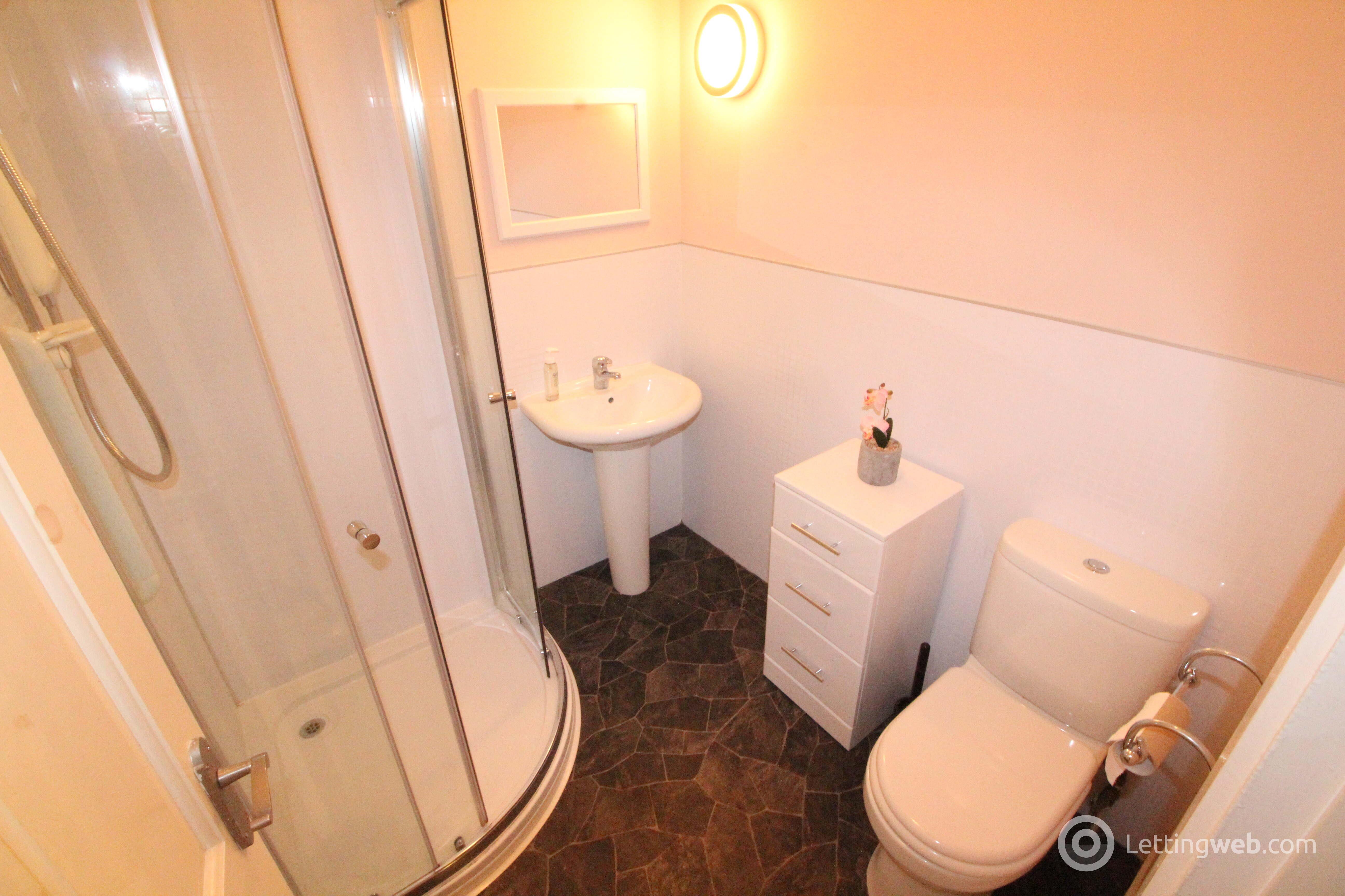 Property to rent in 241 Great Northern Road