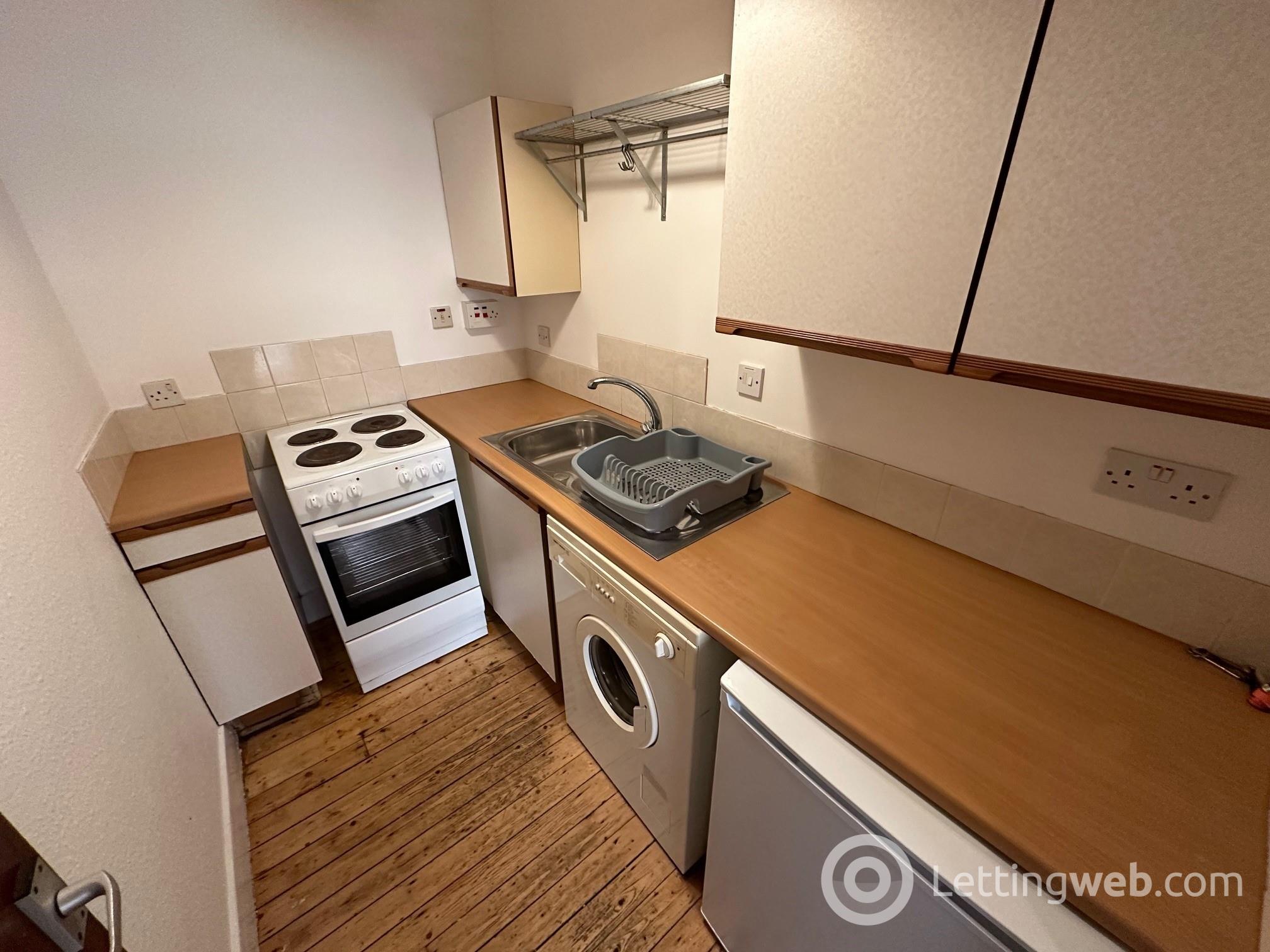 Property to rent in 2 Elm Place GFR