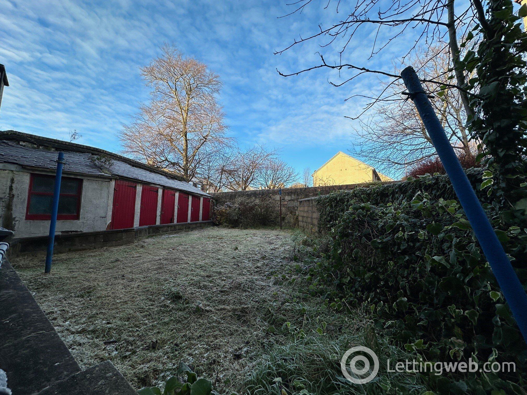 Property to rent in 2 Elm Place GFR