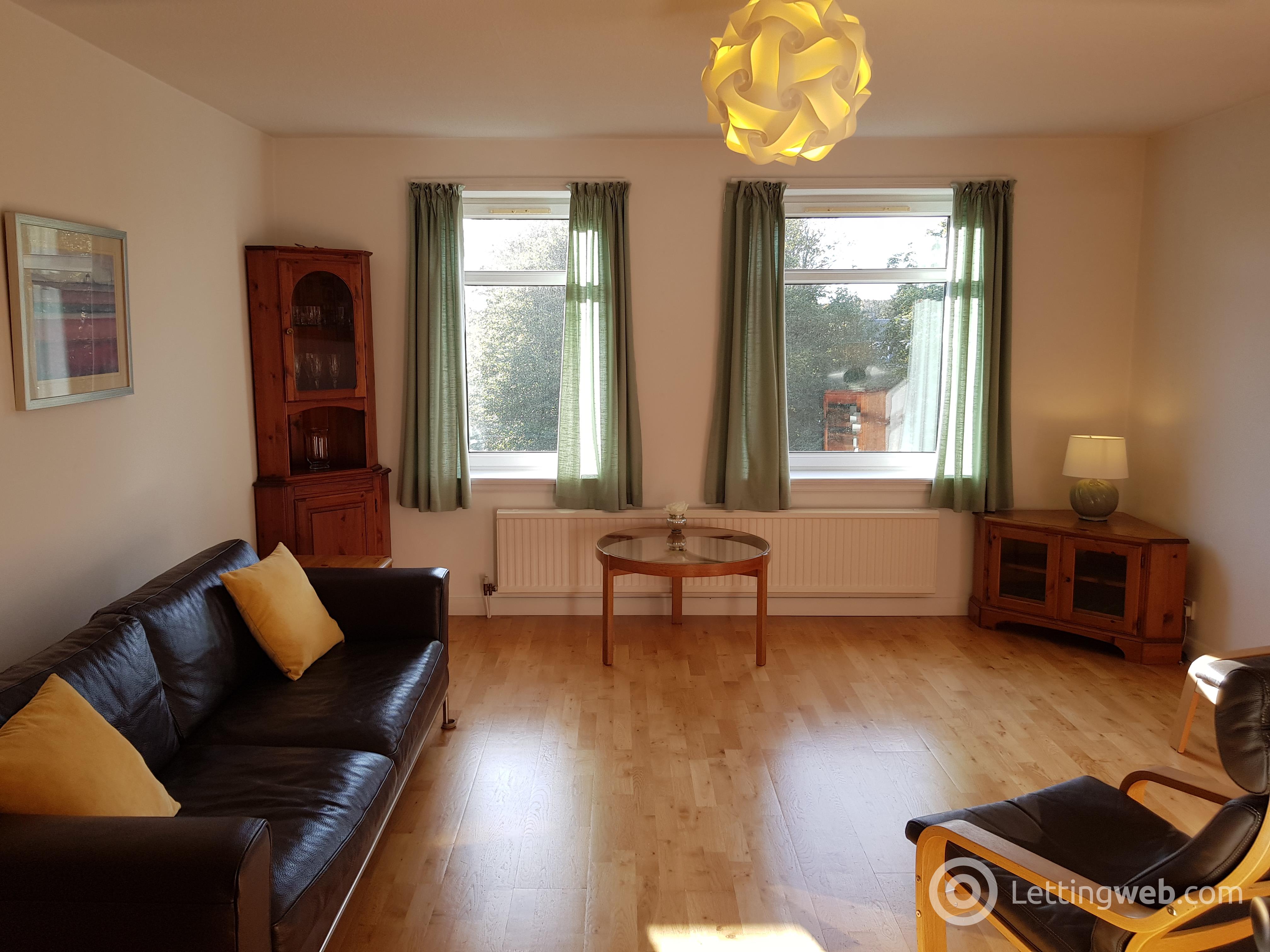 Property to rent in Claremont Gardens