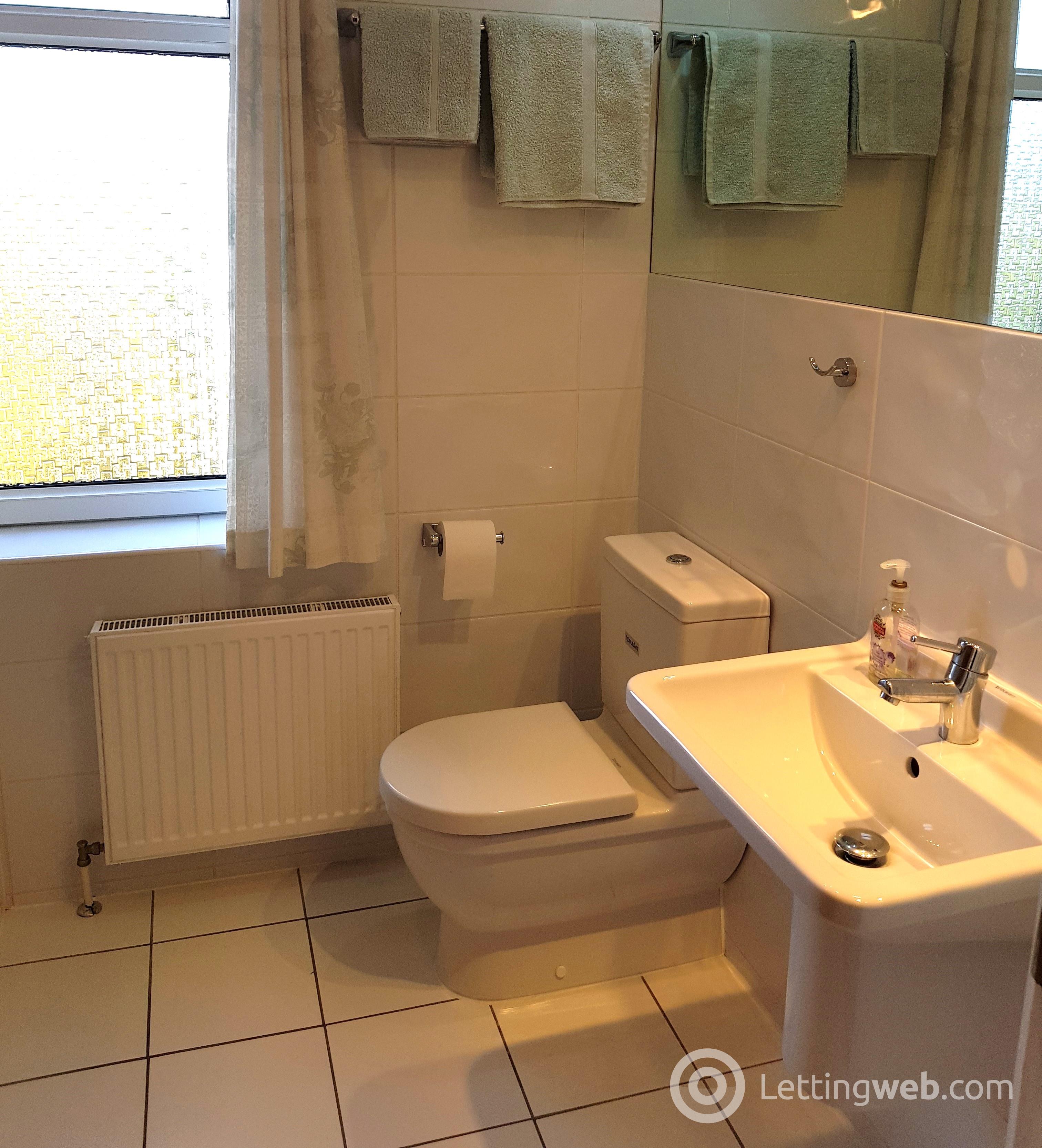 Property to rent in Claremont Gardens