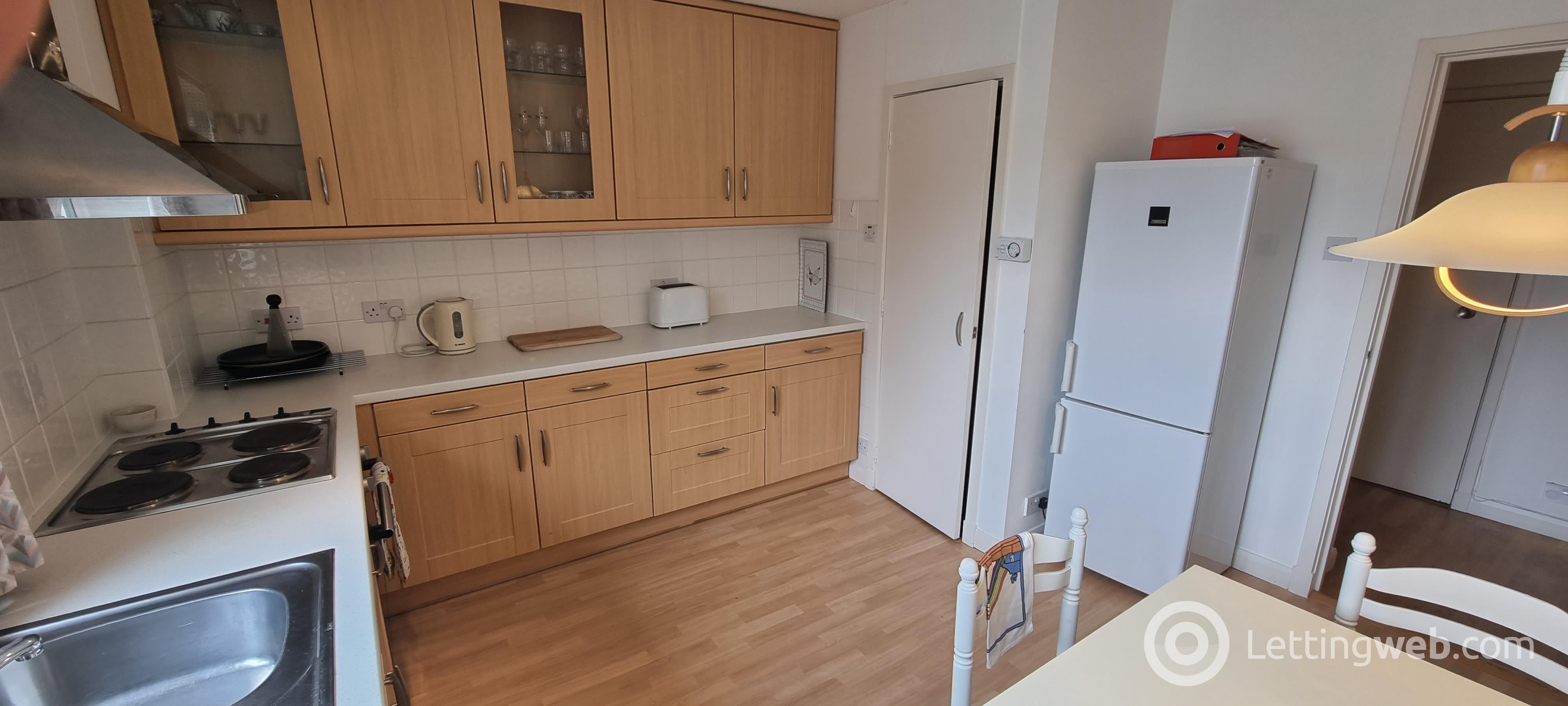 Property to rent in Claremont Gardens