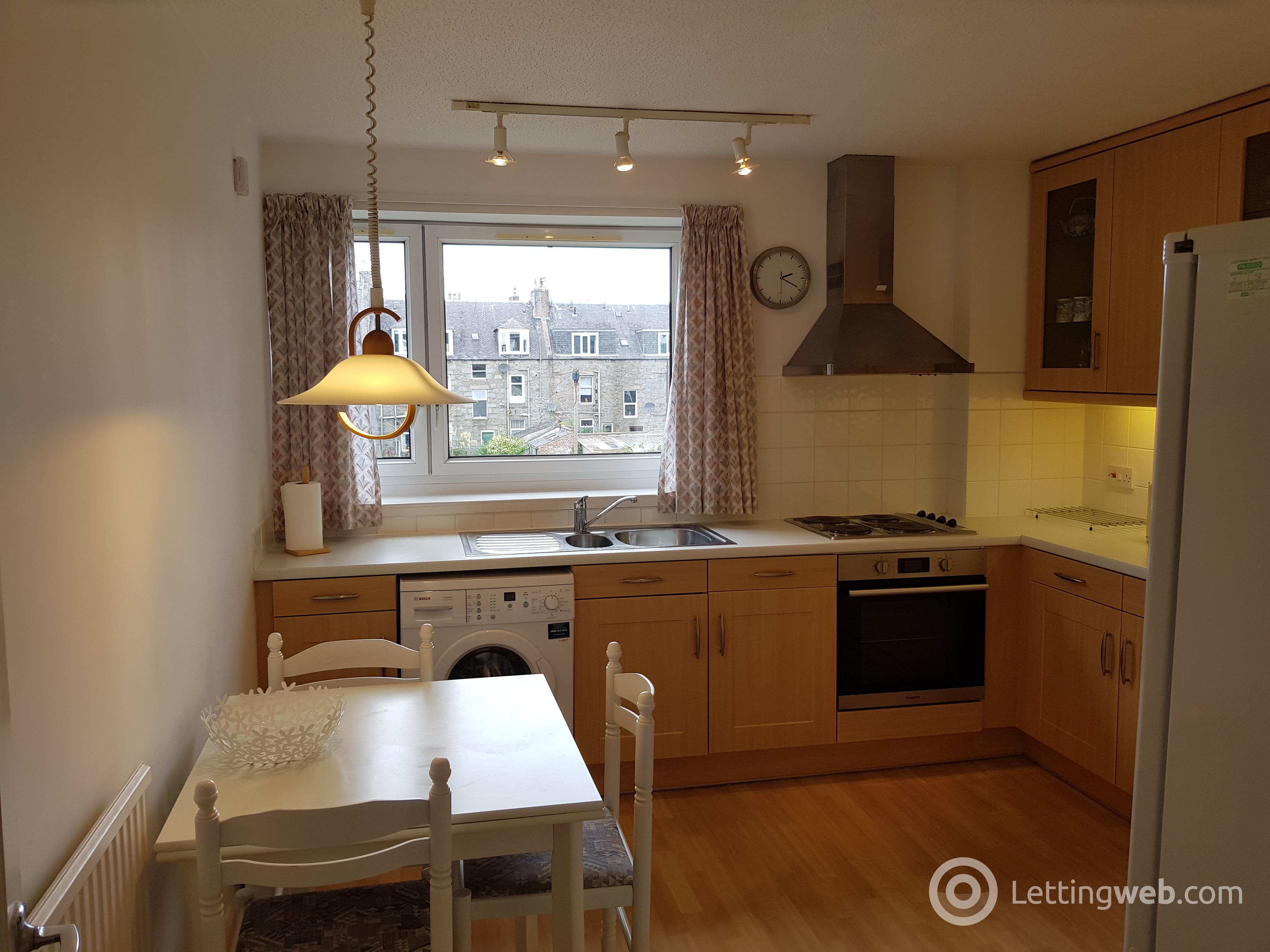 Property to rent in Claremont Gardens