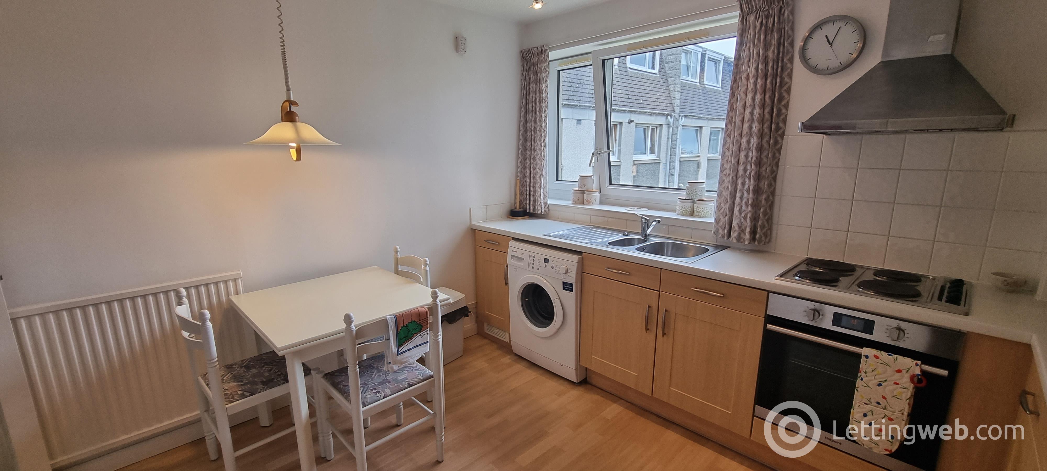 Property to rent in Claremont Gardens