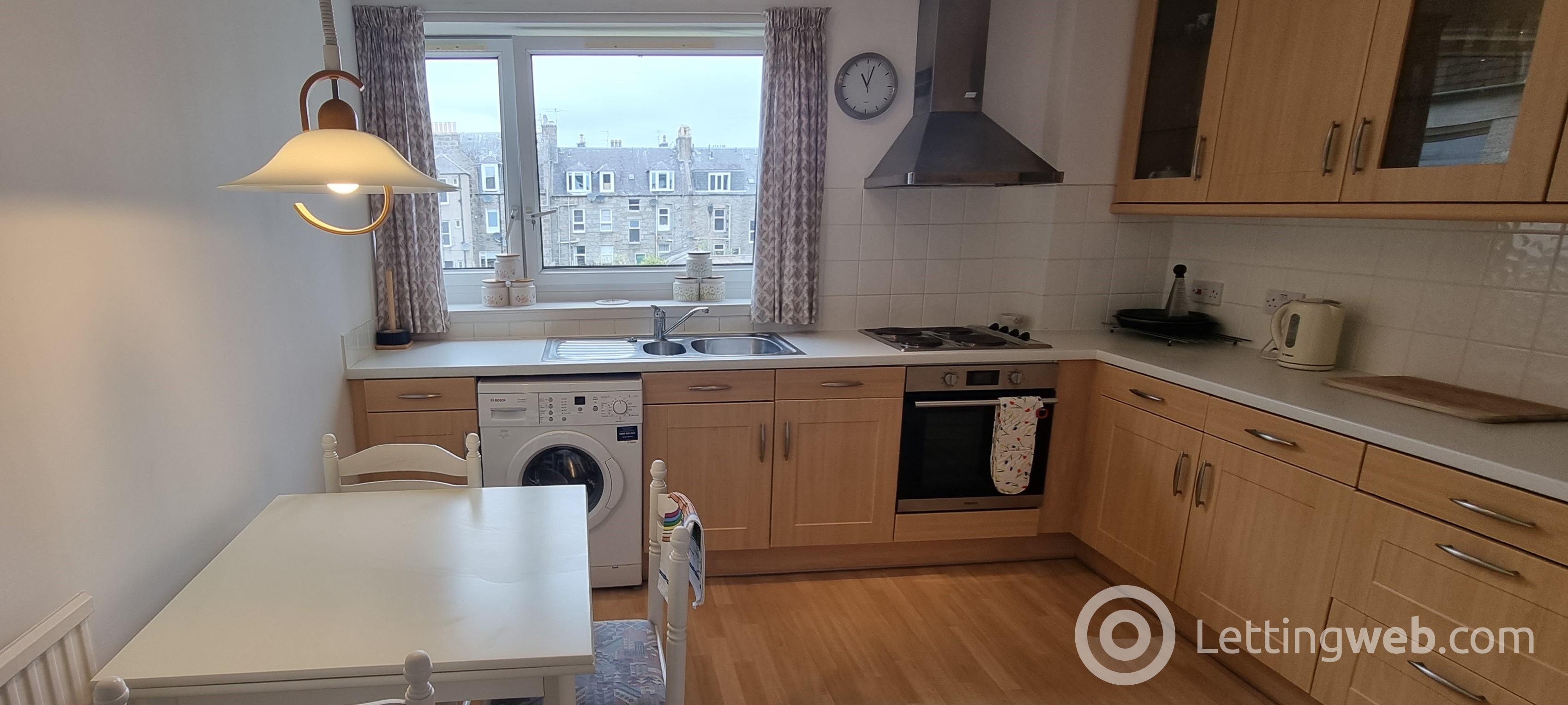 Property to rent in Claremont Gardens