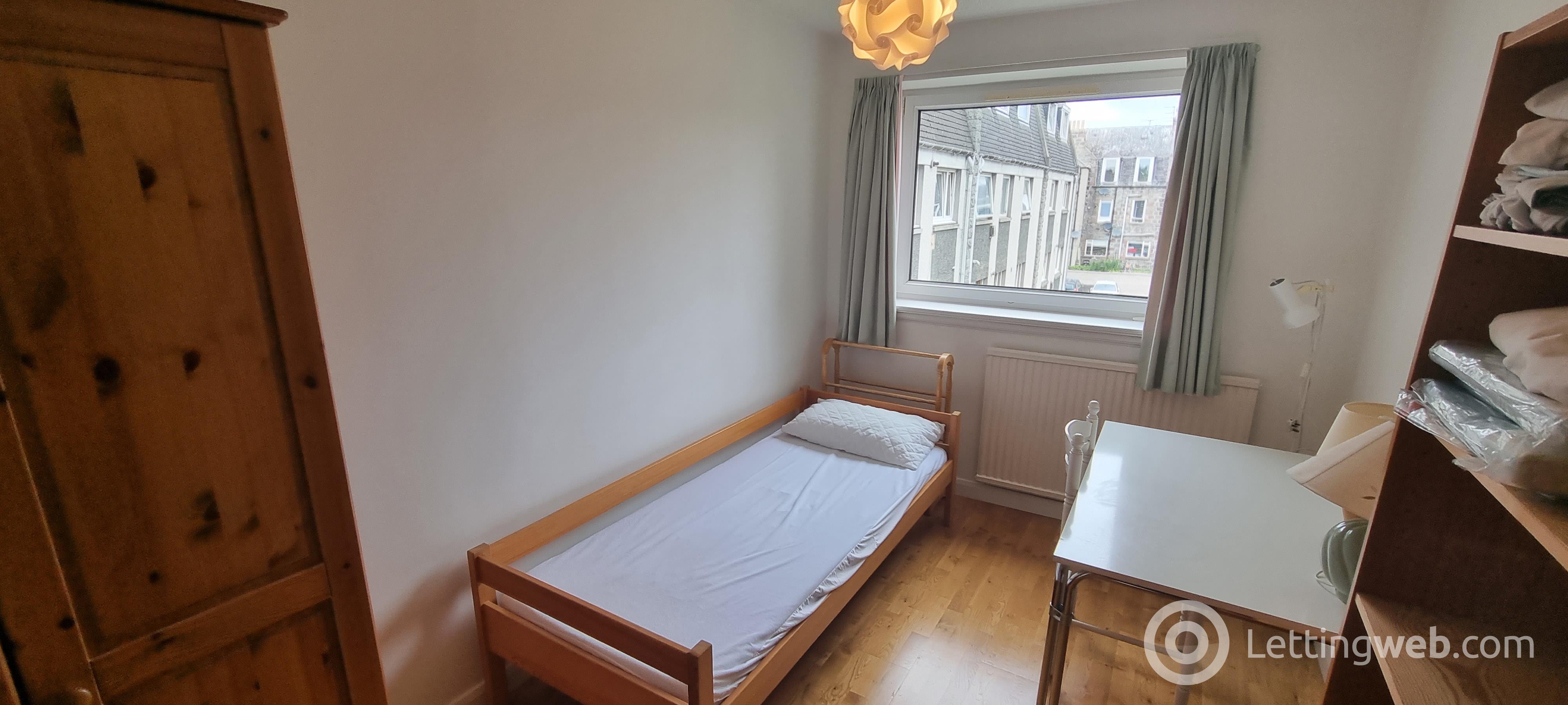 Property to rent in Claremont Gardens