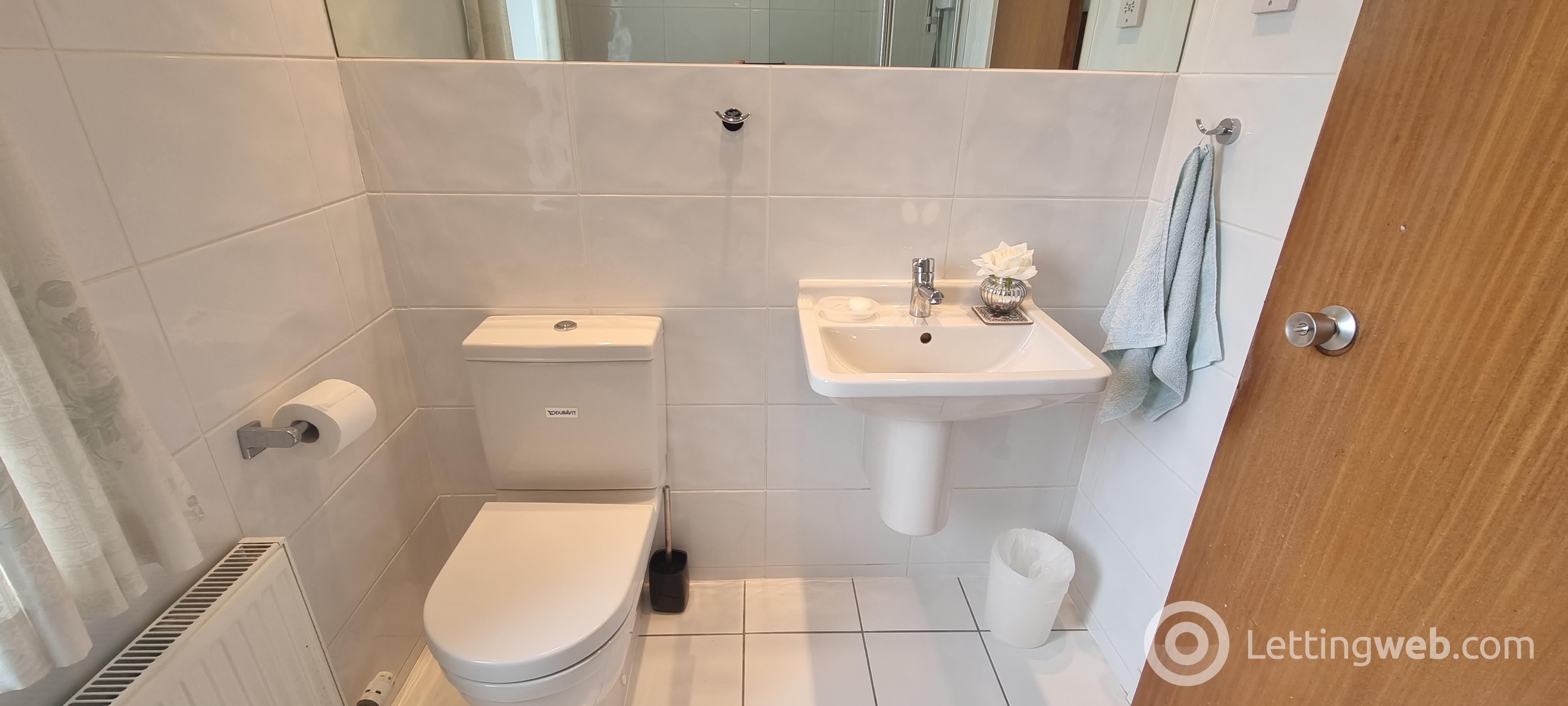 Property to rent in Claremont Gardens