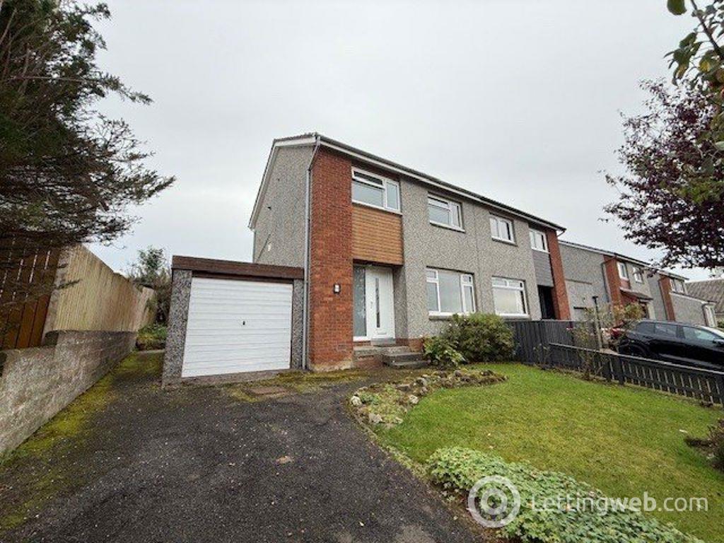 Property to rent in Windsor Gardens, Fife