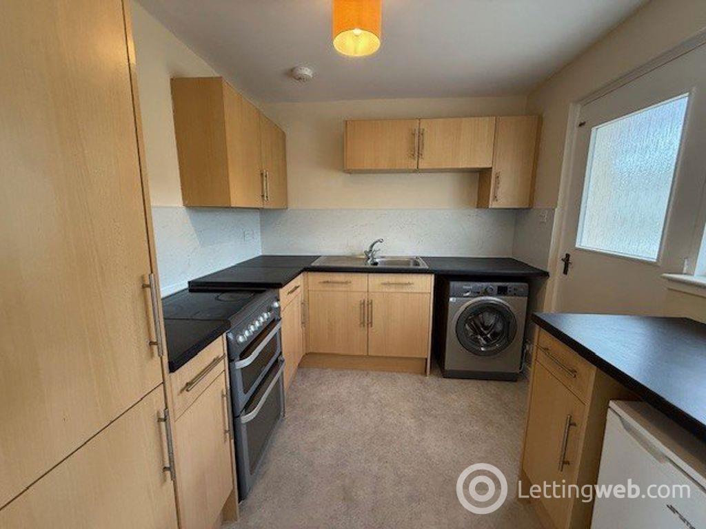 Property to rent in Windsor Gardens, Fife