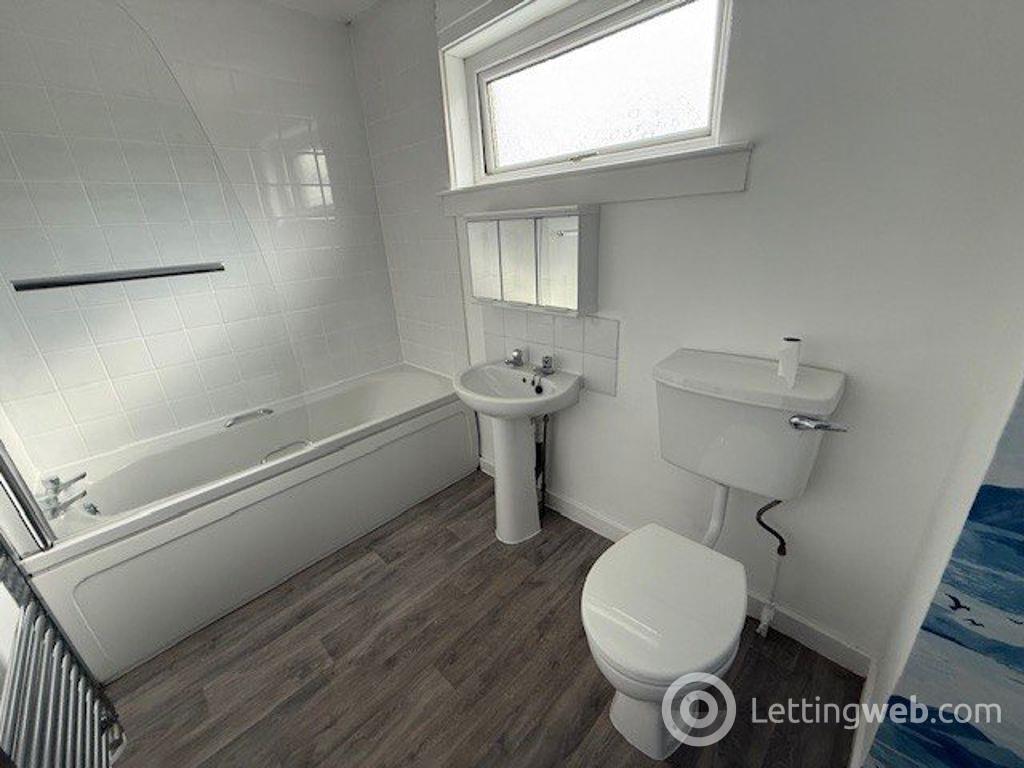 Property to rent in Windsor Gardens, Fife