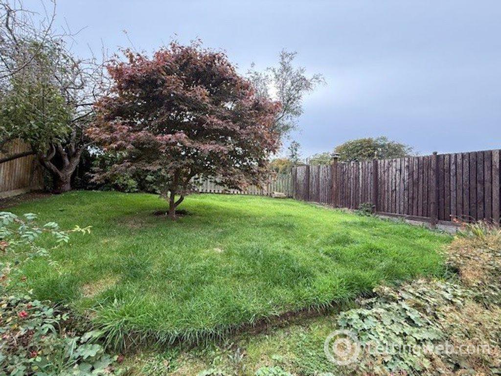 Property to rent in Windsor Gardens, Fife