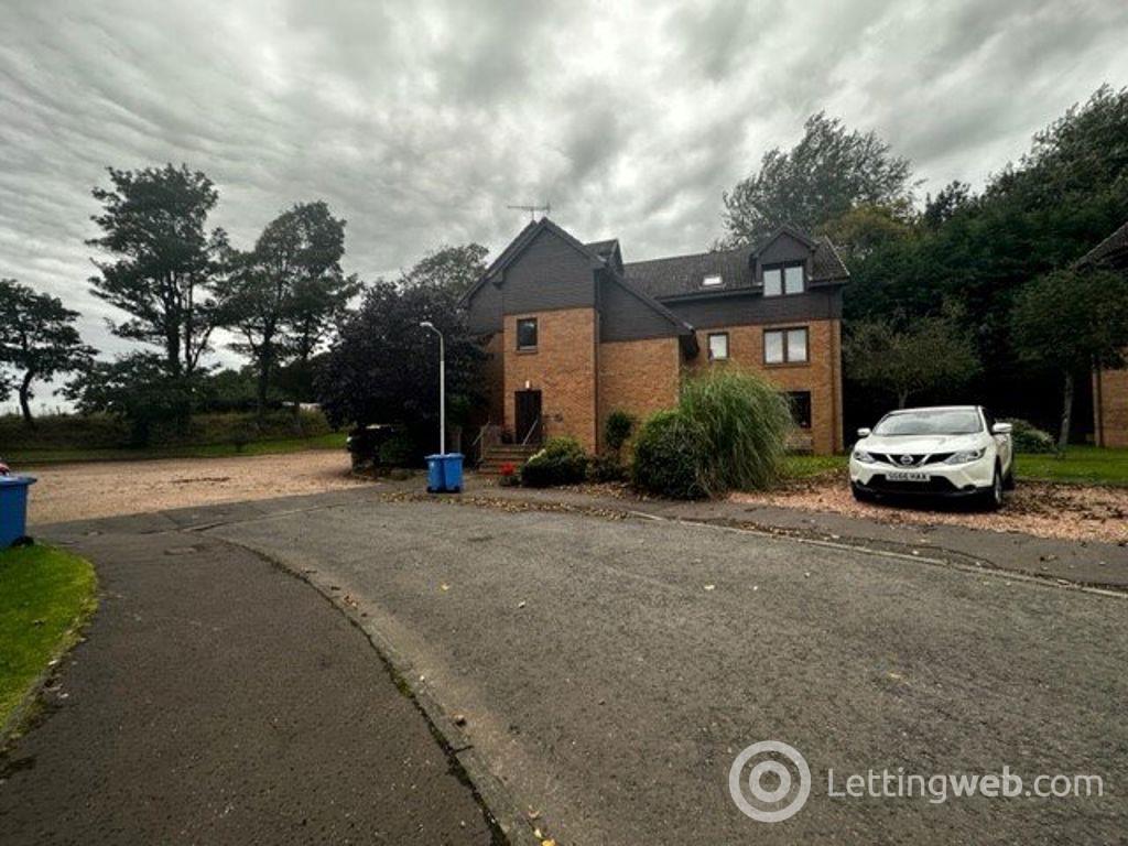 Property to rent in Links Road, Fife