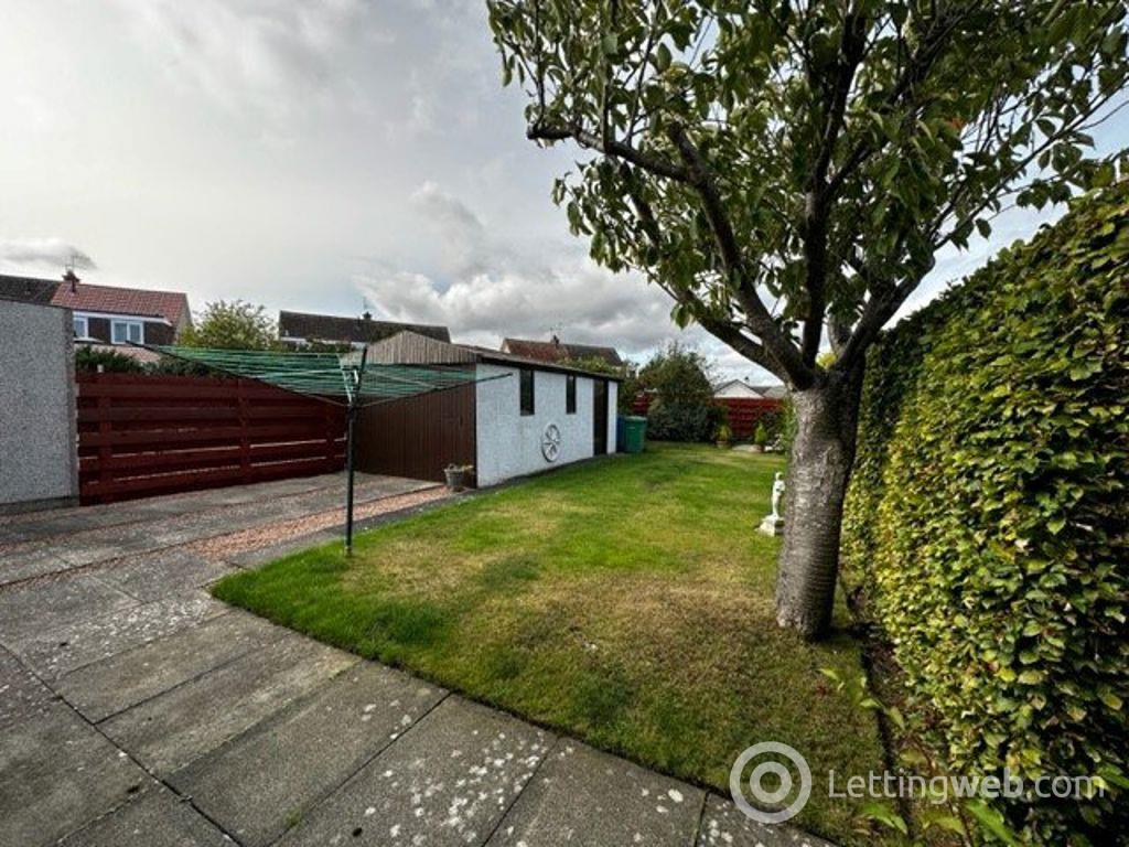 Property to rent in Letham Place, Fife