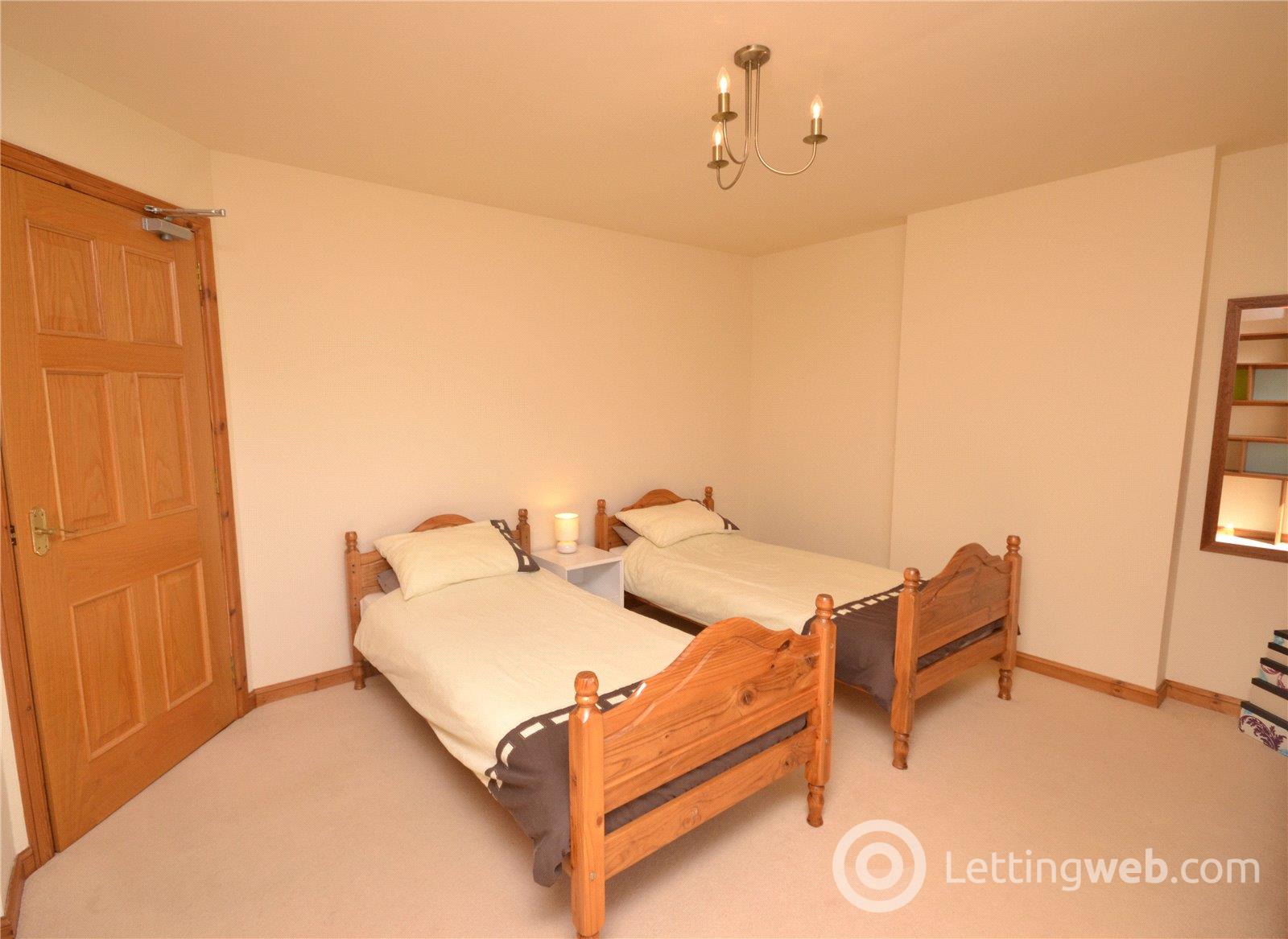 Property to rent in Rae Circle, Inverurie, AB51