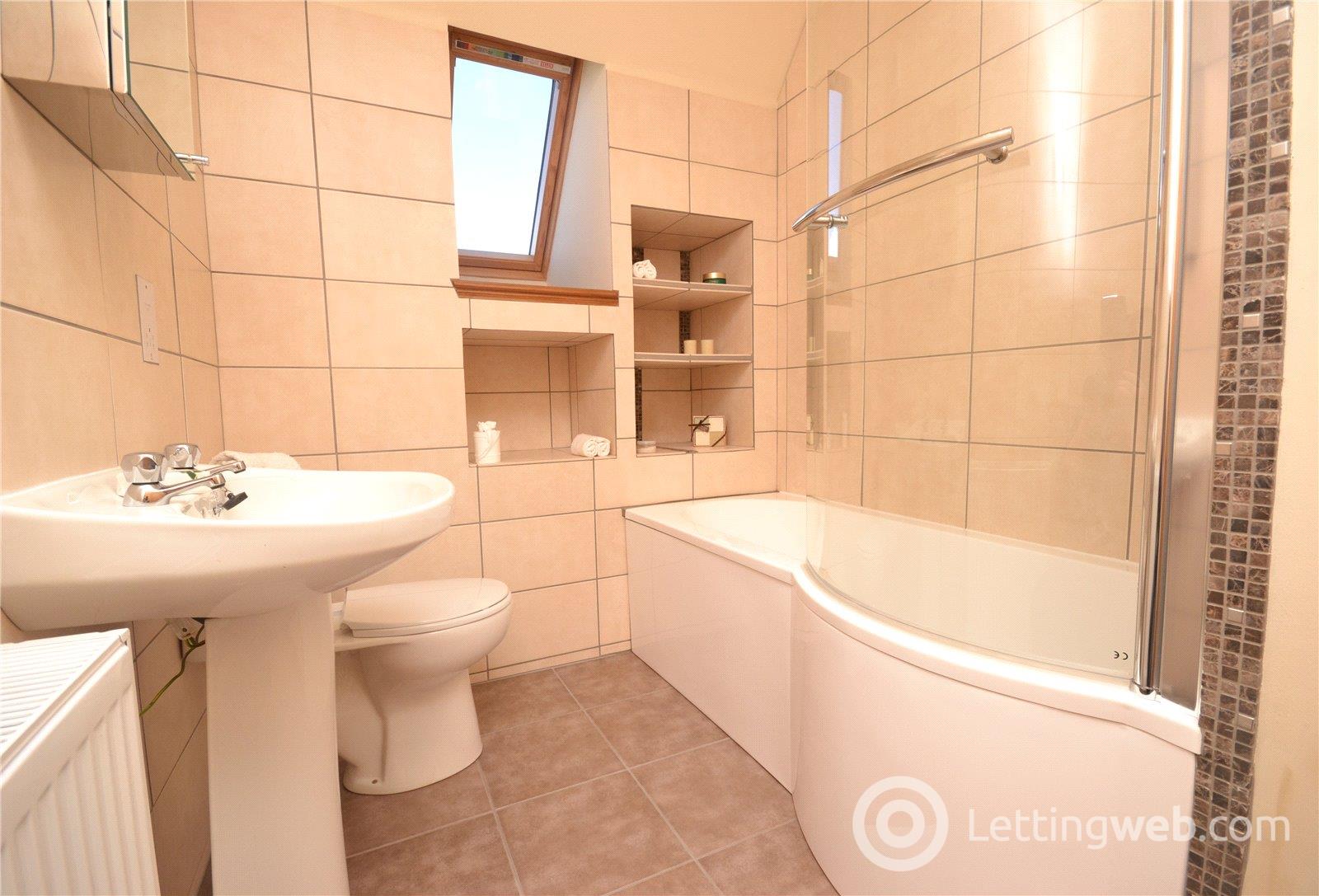 Property to rent in Rae Circle, Inverurie, AB51