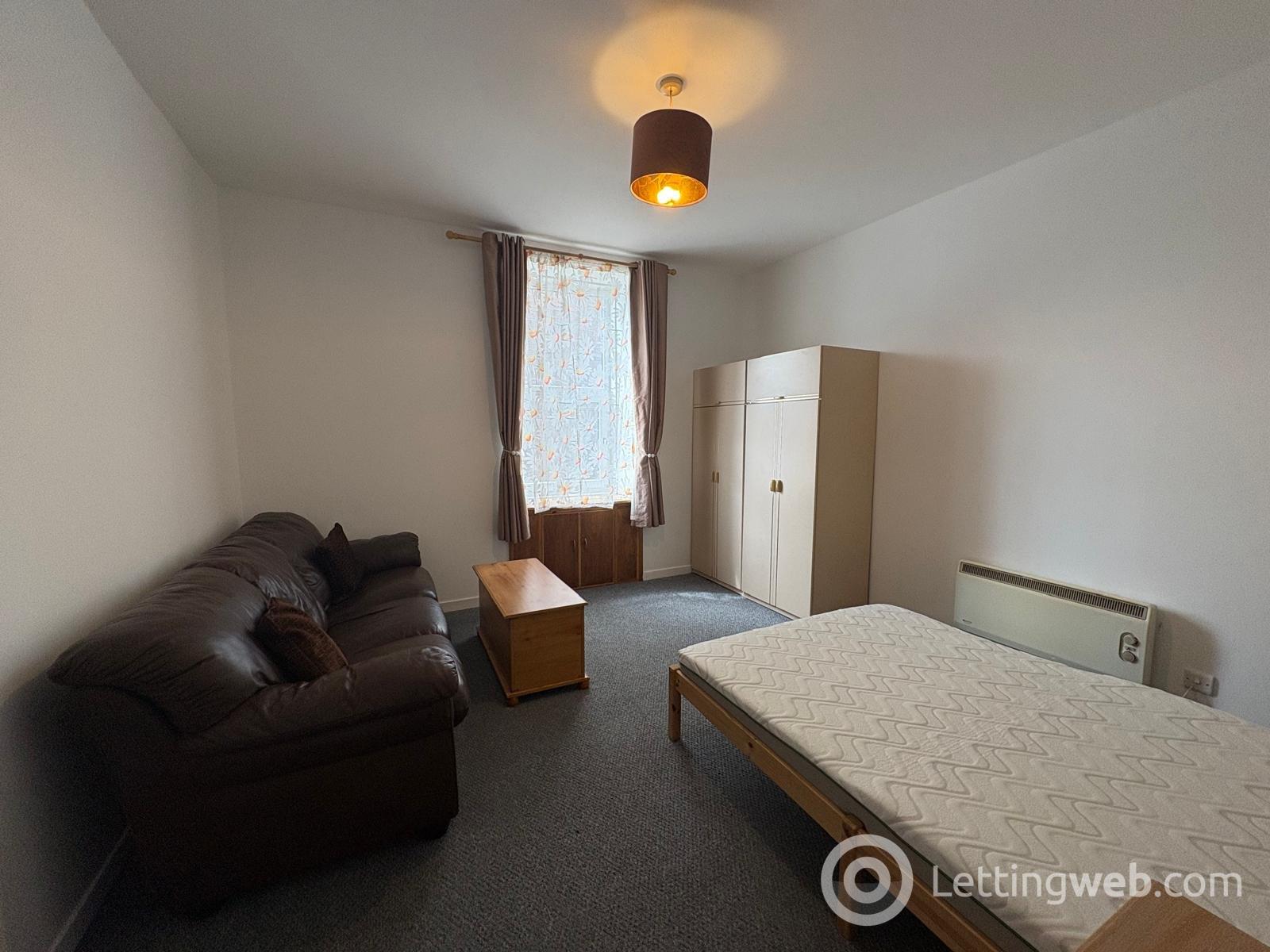 Property to rent in James Street, Peterhead, Aberdeenshire, AB42
