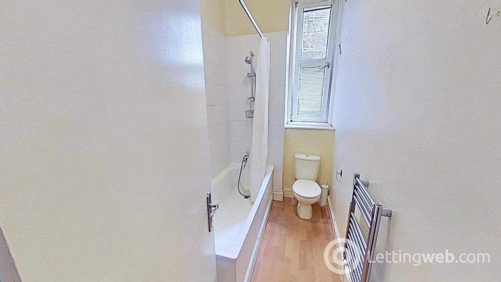 Property to rent in Merchiston Avenue, Edinburgh, EH10