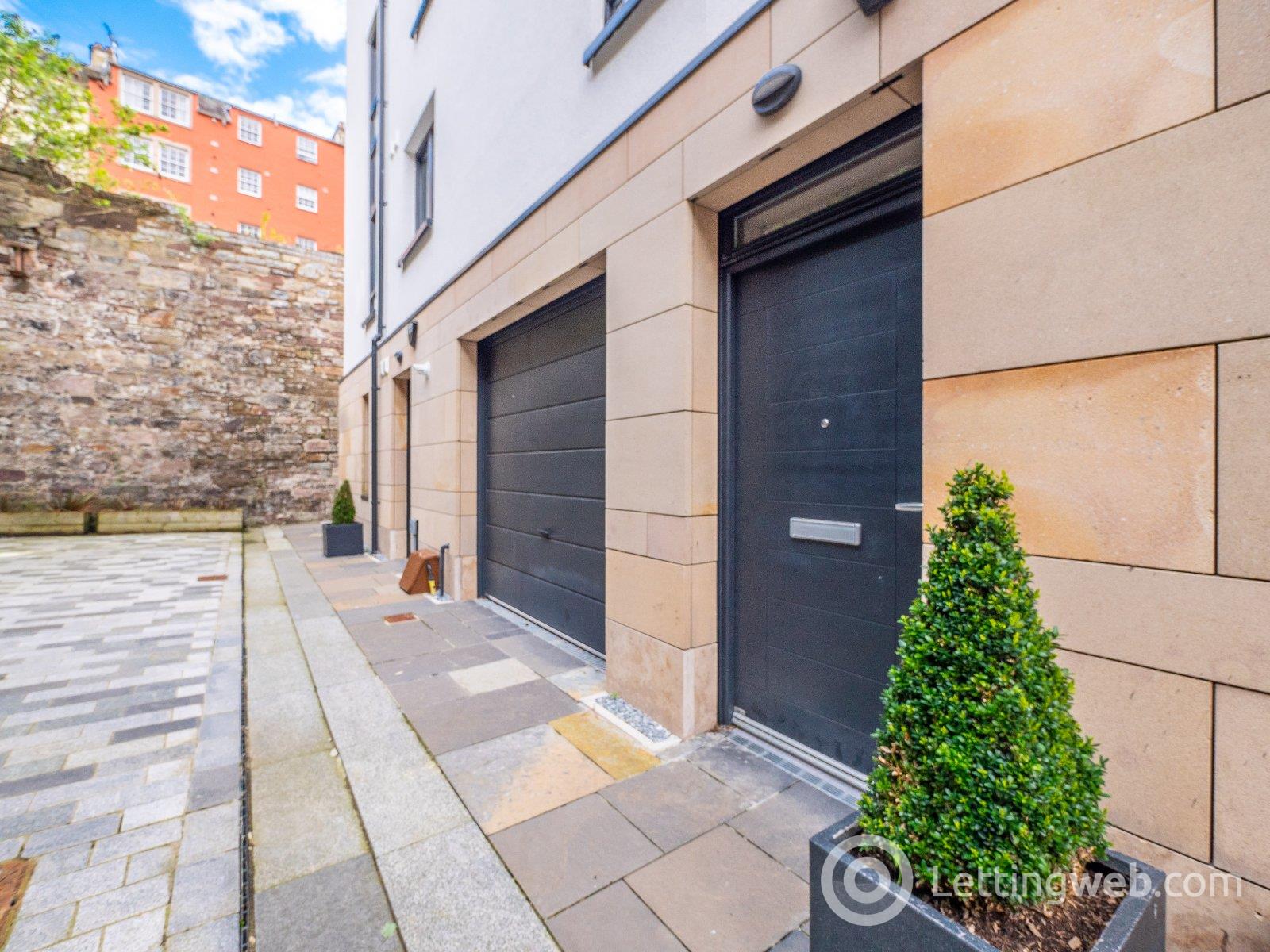 Property to rent in Shoemakers Close, Edinburgh, EH8