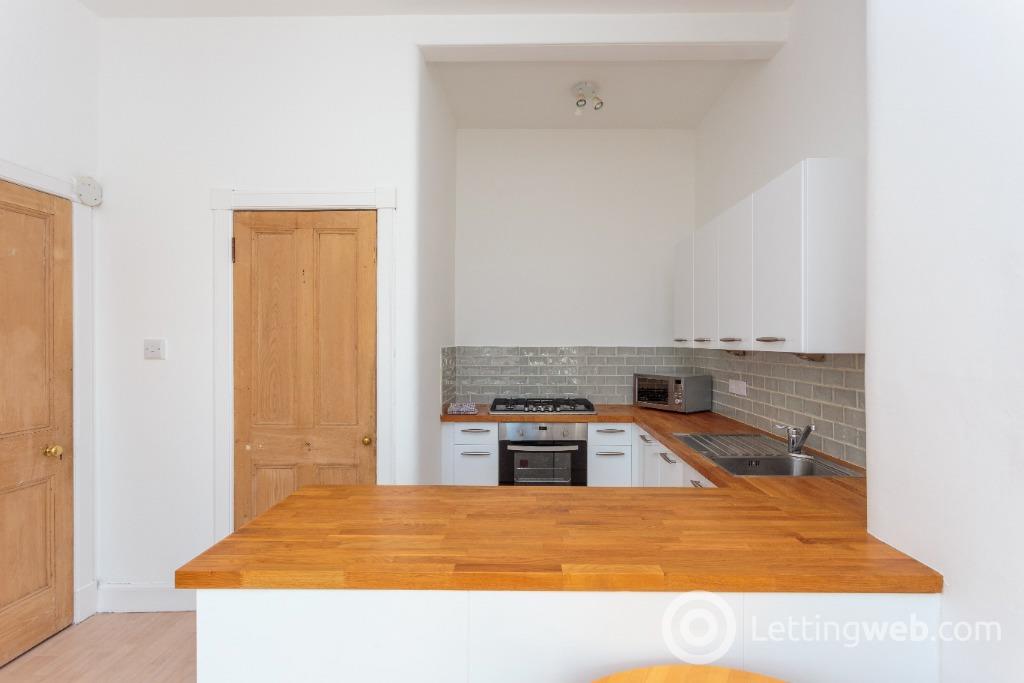 Property to rent in Comely Bank Street, Edinburgh, EH4