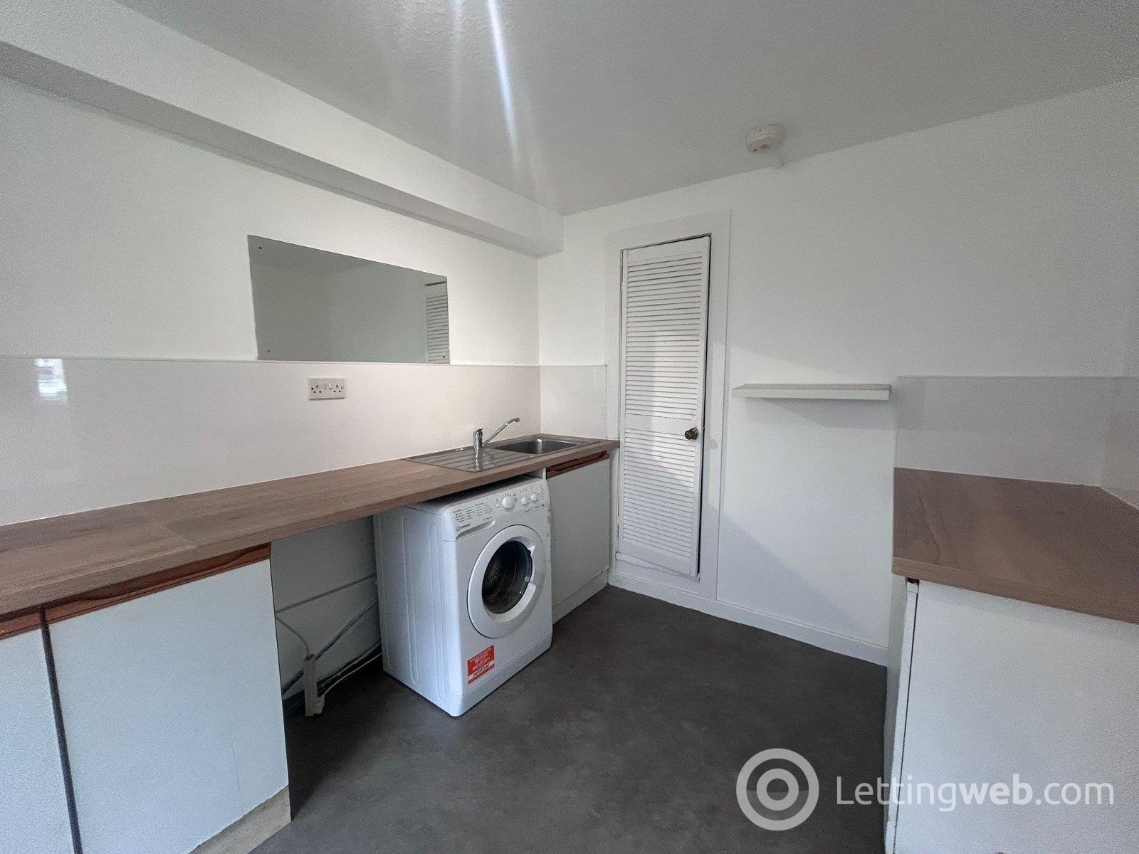 Property to rent in Calder Gardens, Edinburgh, EH11