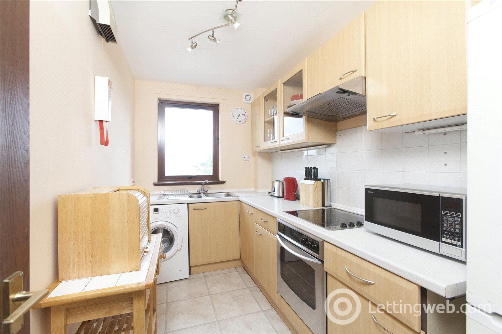 Property to rent in Hawthornden Place, Leith, Edinburgh, EH7