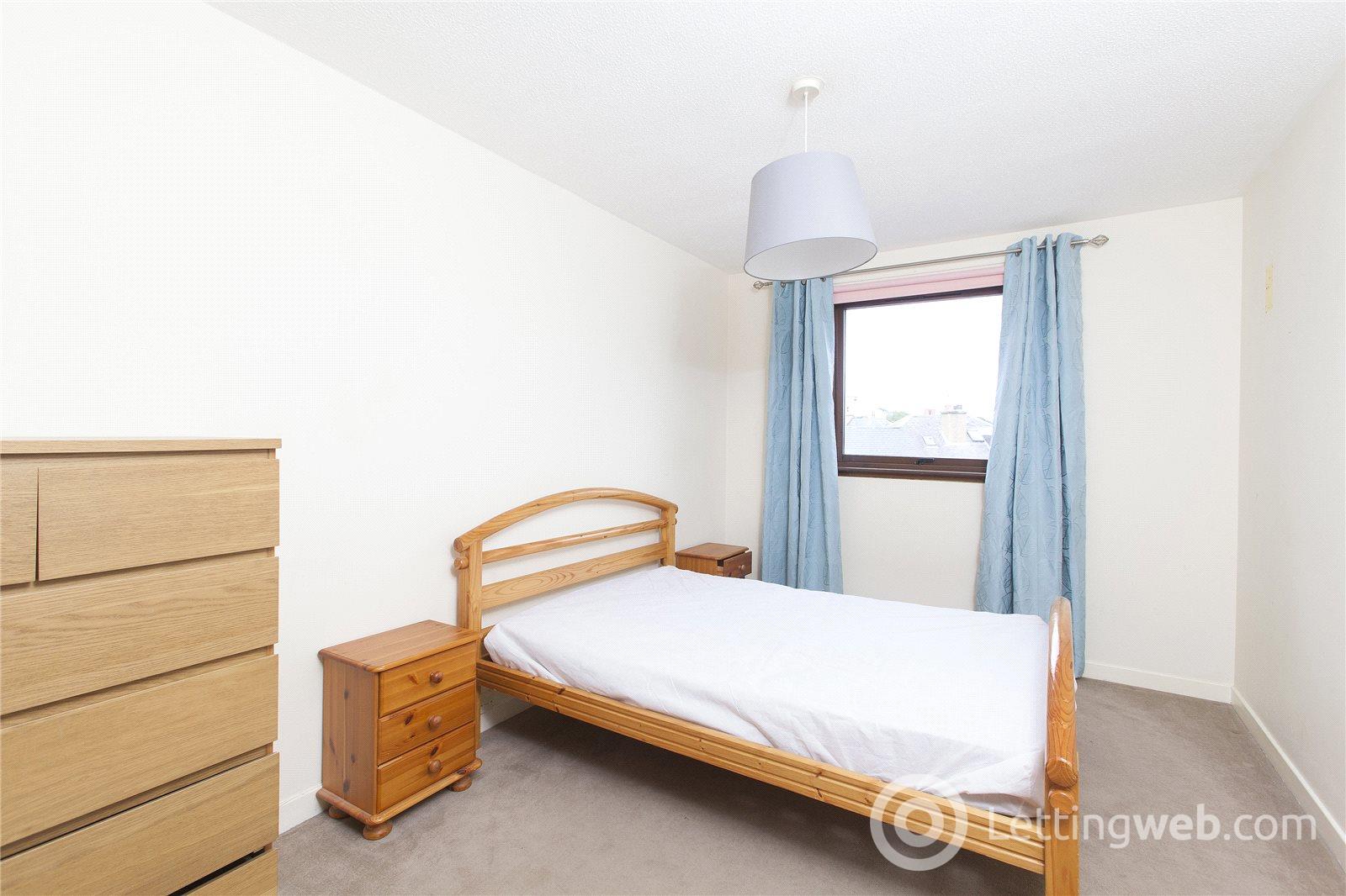 Property to rent in Hawthornden Place, Leith, Edinburgh, EH7