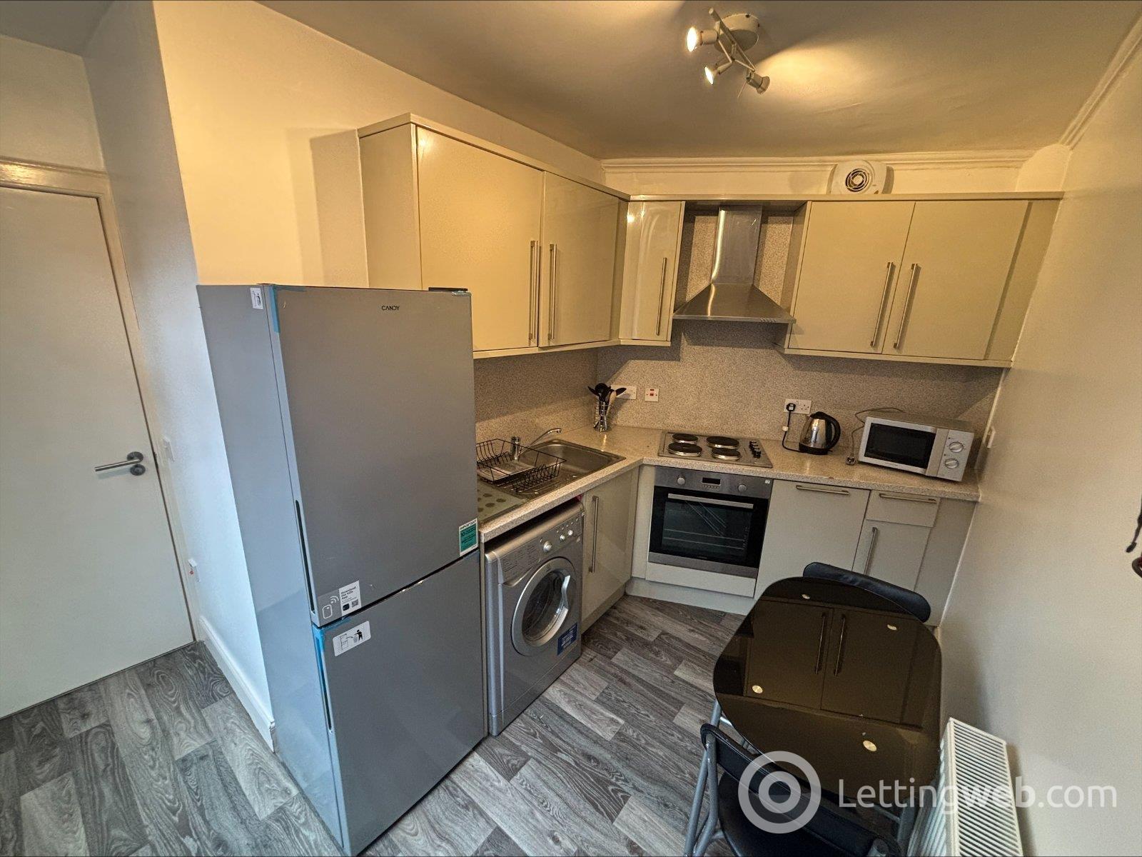 Property to rent in Raeburn Place, Edinburgh, EH4