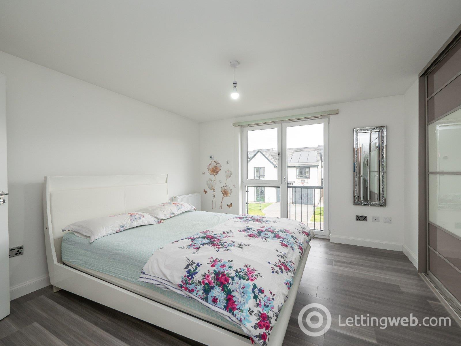 Property to rent in Meadowsweet Drive, Edinburgh, EH4