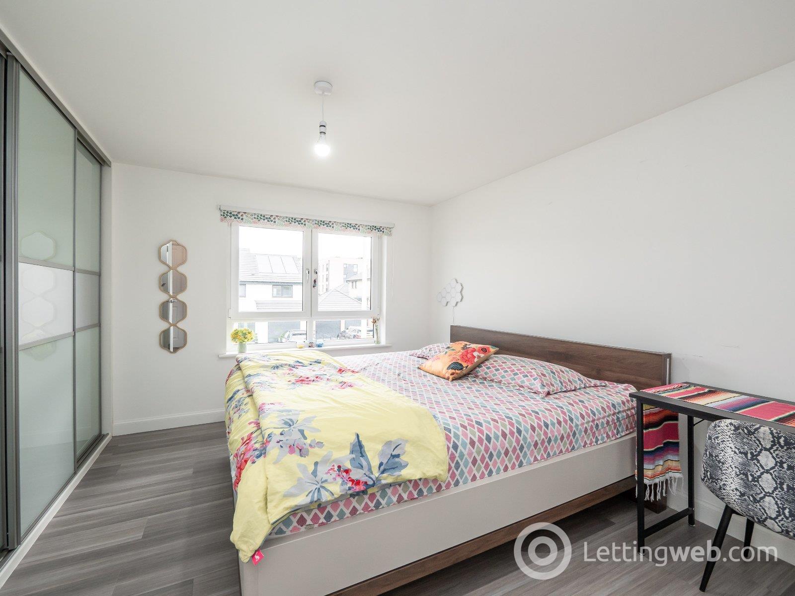 Property to rent in Meadowsweet Drive, Edinburgh, EH4