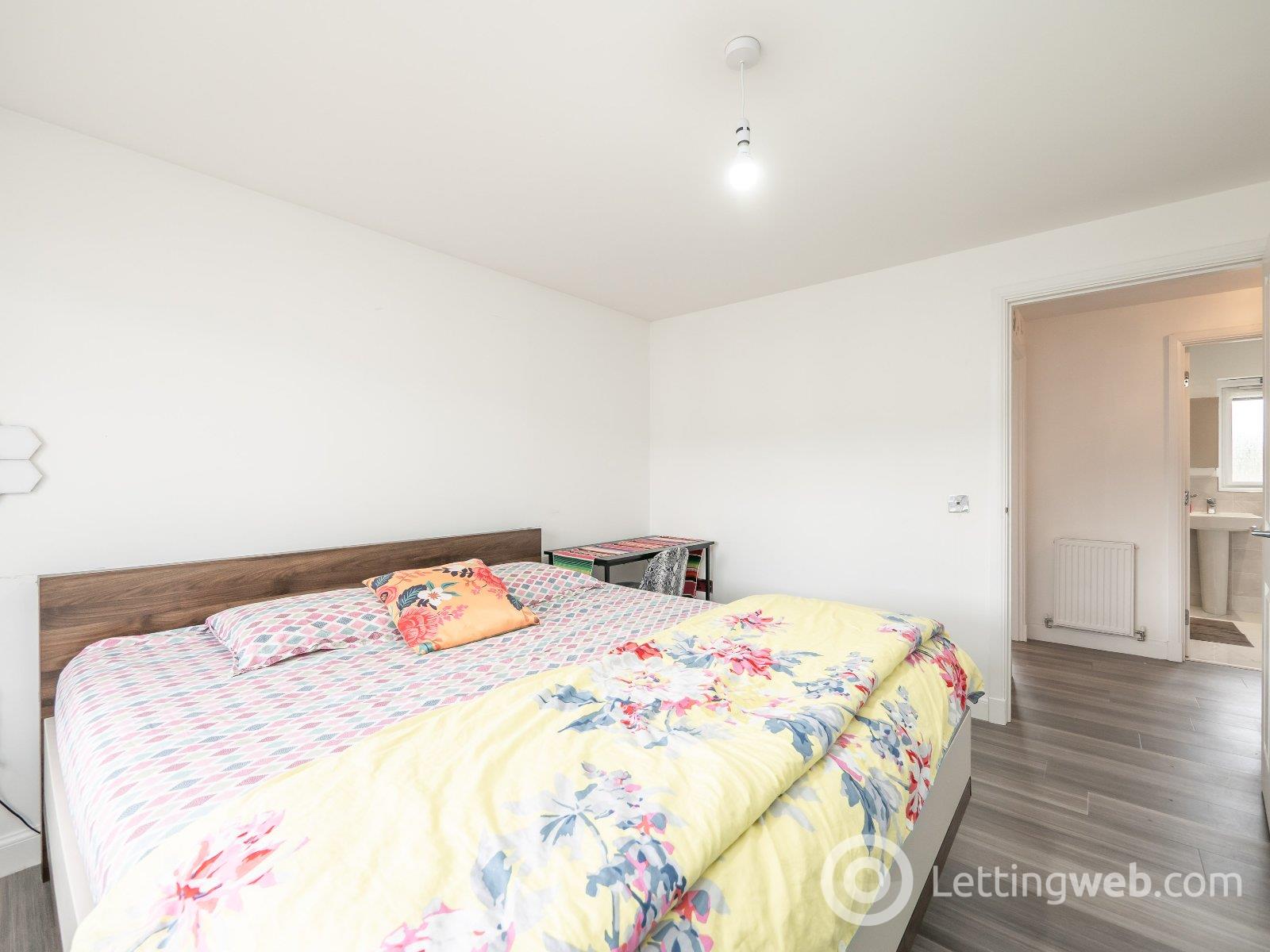 Property to rent in Meadowsweet Drive, Edinburgh, EH4