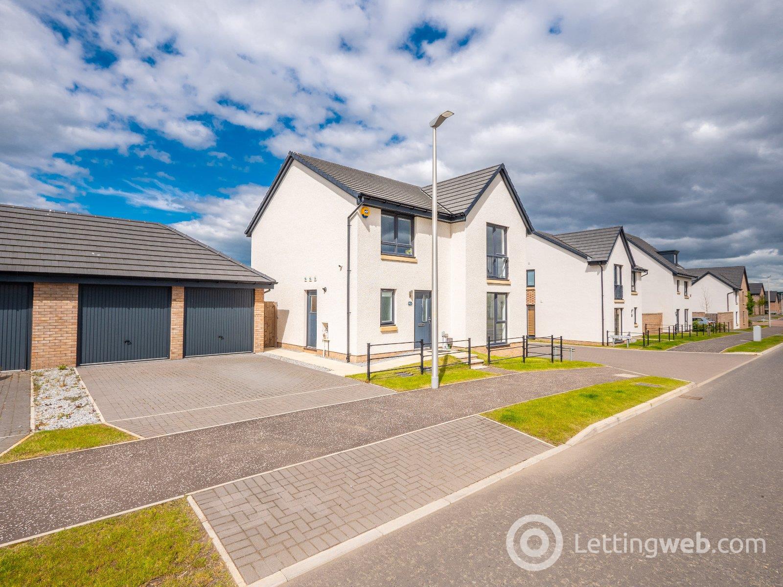 Property to rent in Meadowsweet Drive, Edinburgh, EH4