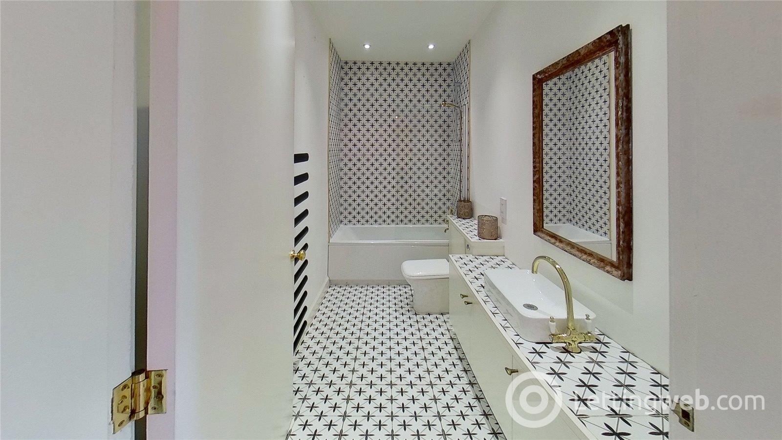 Property to rent in St Peter's Place, Edinburgh, EH3